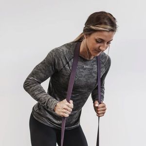 WOMEN'S LIGHTWEIGHT TEXTURED LONG SLEEVE TEE (CAMO)